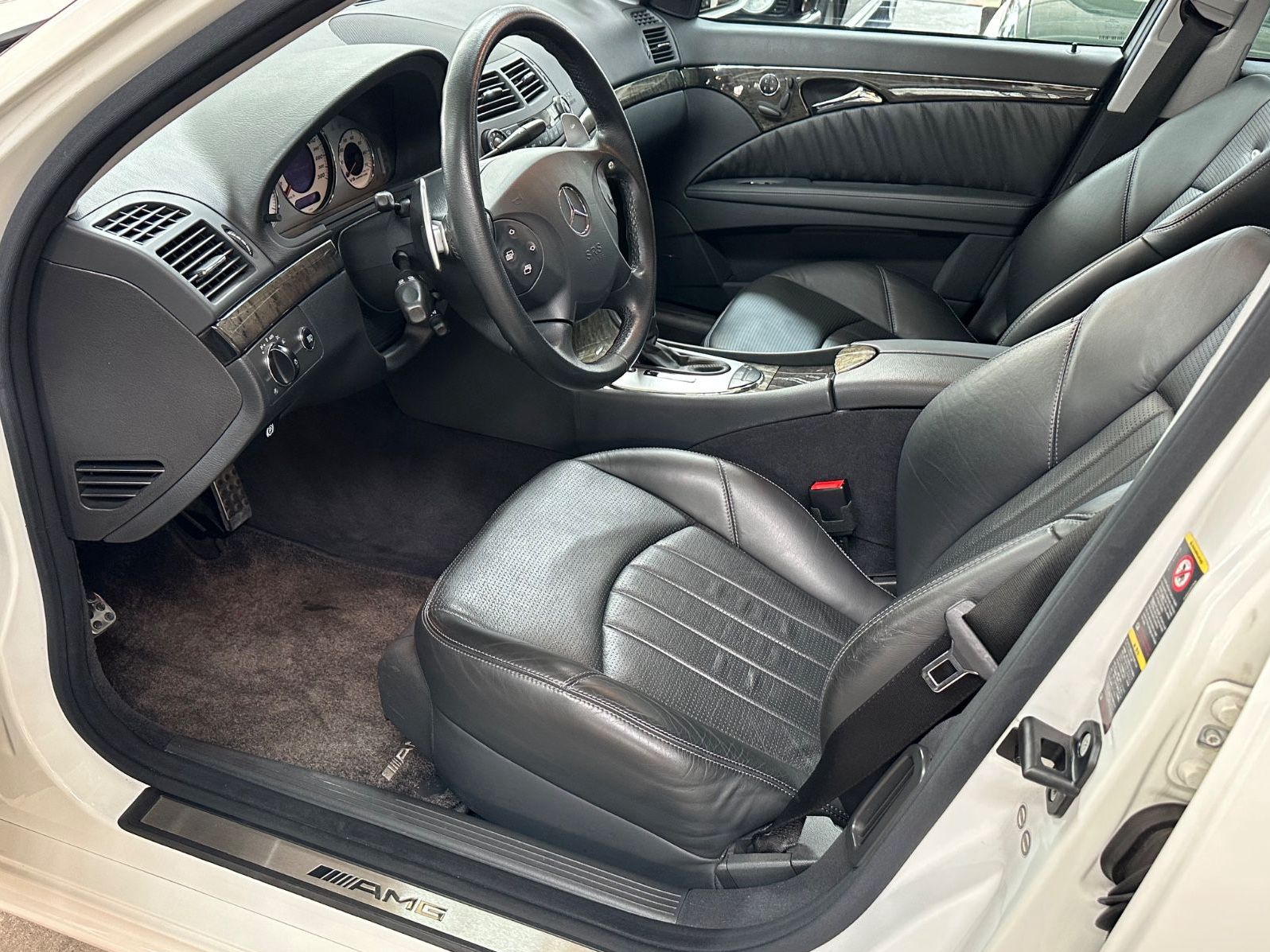 Fahrzeugabbildung Mercedes-Benz E55 AMG T-S211 Wie JAHRESWAGEN MB-Garantie 1Lack