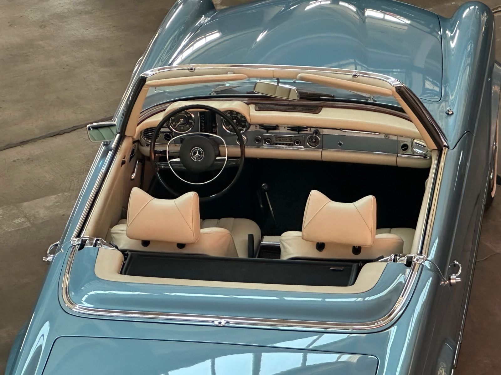Fahrzeugabbildung Mercedes-Benz SL 280 Pagode W113 Schalter Schweiz MATCHING 1-