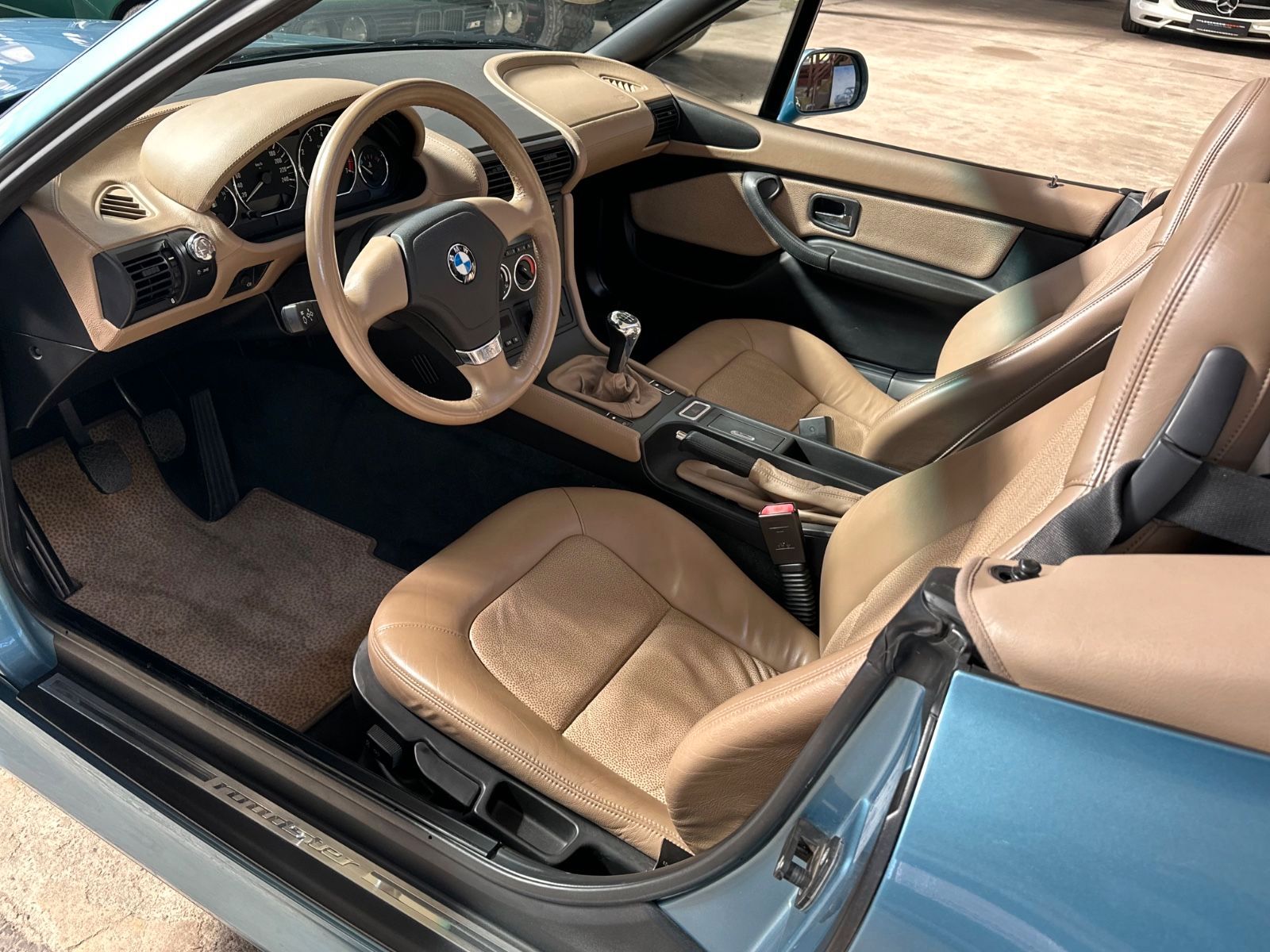 Fahrzeugabbildung BMW Z3 Roadster 2.8 1. Hand Hardtop James Bond 007