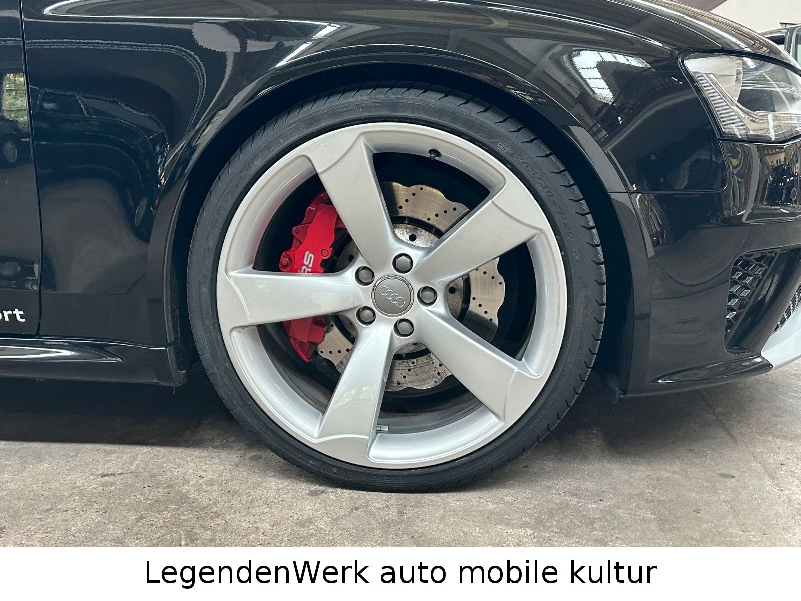 Fahrzeugabbildung Audi RS4 B8 Avant 4.2 FSI SERVICE/BREMSEN/REIFEN neu!