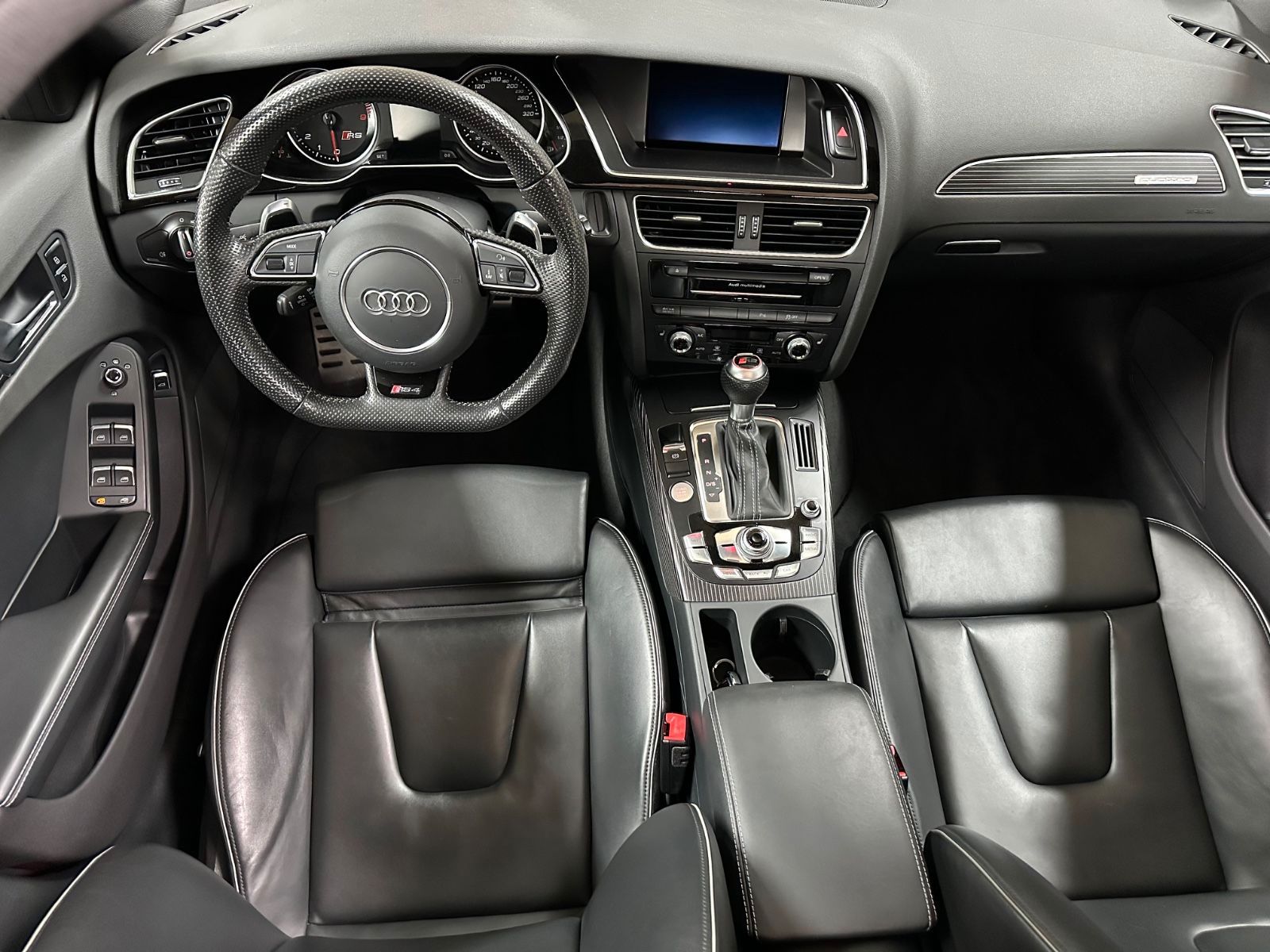 Fahrzeugabbildung Audi RS4 B8 Avant 4.2 FSI SERVICE/BREMSEN/REIFEN neu!
