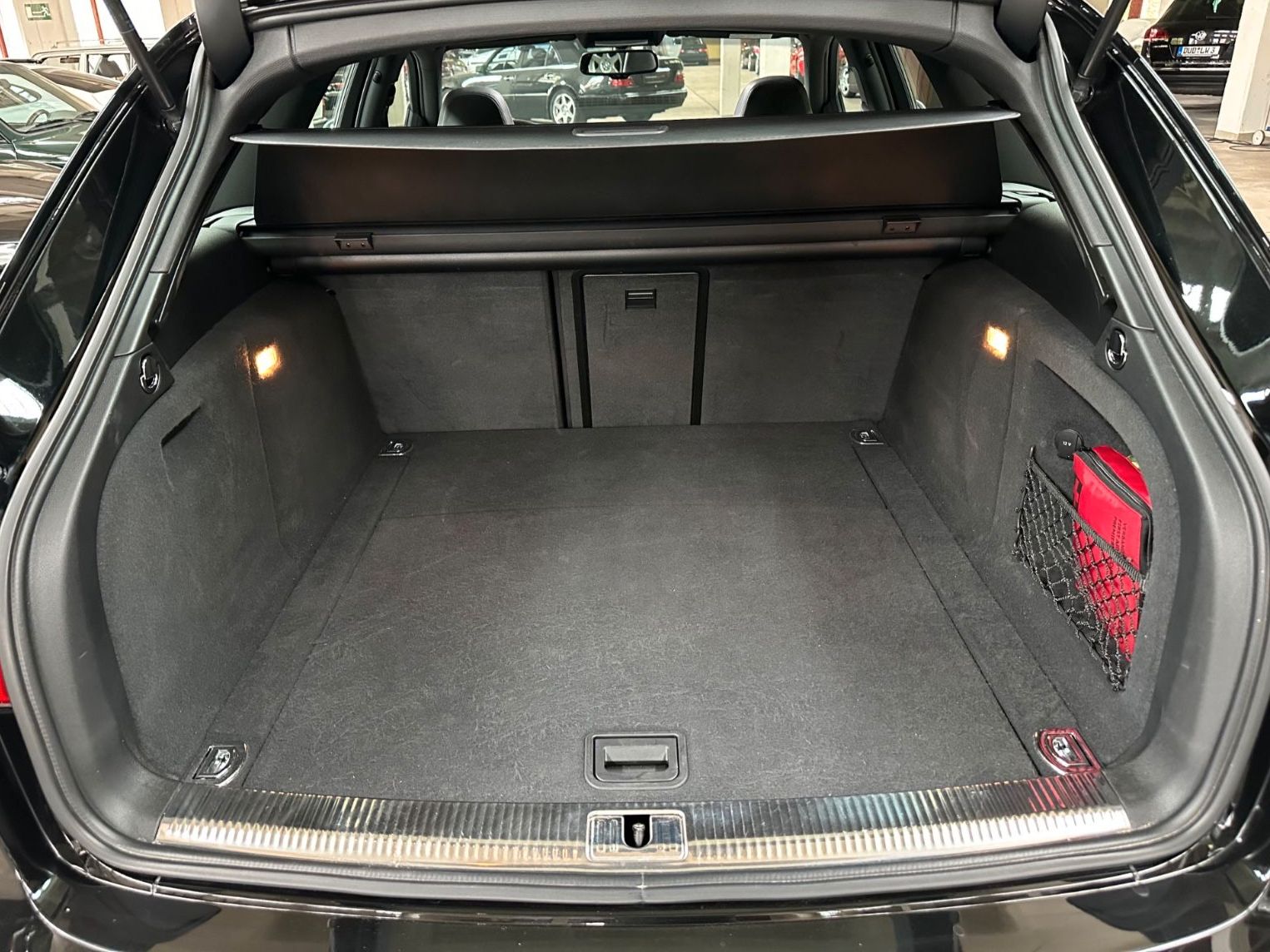 Fahrzeugabbildung Audi RS4 B8 Avant 4.2 FSI SERVICE/BREMSEN/REIFEN neu!