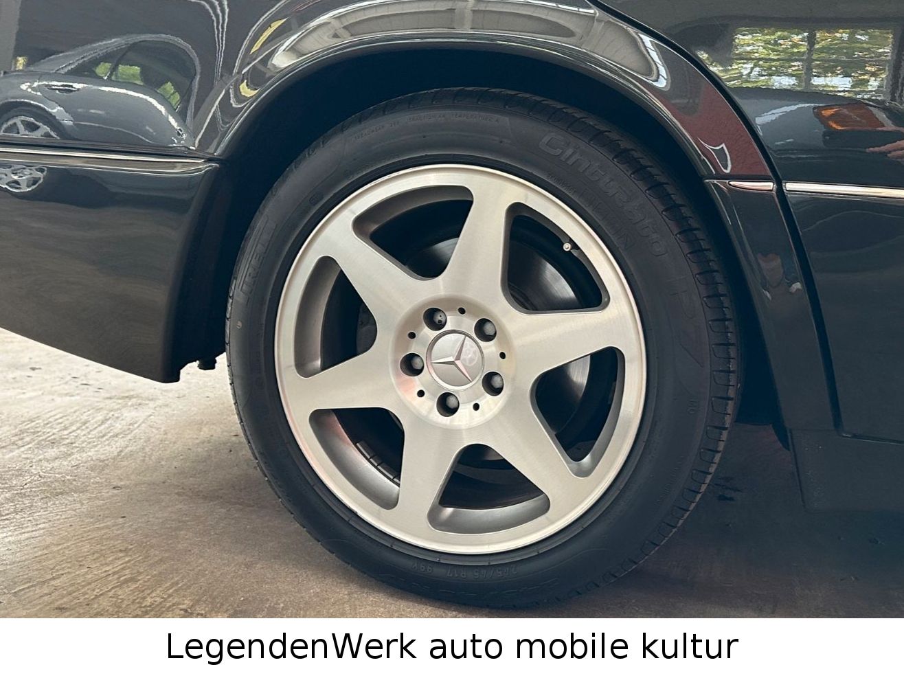 Fahrzeugabbildung Mercedes-Benz E 500 W124 MoPf MB-Rechnungs-gepflegt PROMINENT