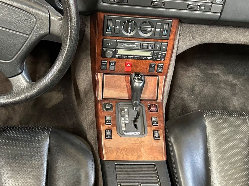 Fahrzeugabbildung Mercedes-Benz SL 320 R129 BRD 1.Lack 4-Sitze MB SERVICE neu