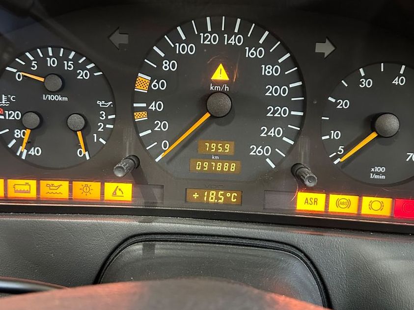 Fahrzeugabbildung Mercedes-Benz SL 320 R129 BRD 1.Lack 4-Sitze MB SERVICE neu