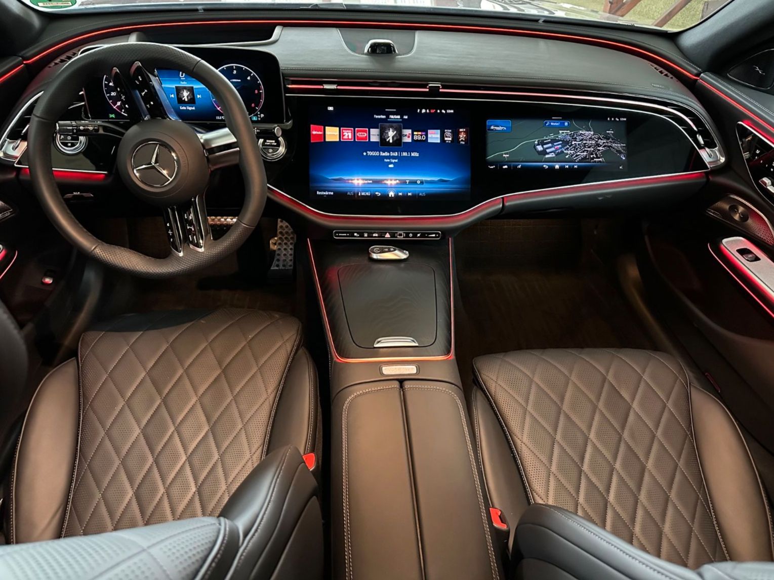 Fahrzeugabbildung Mercedes-Benz E 450 d T 4Matic AMG Line Premium Plus LP121.000