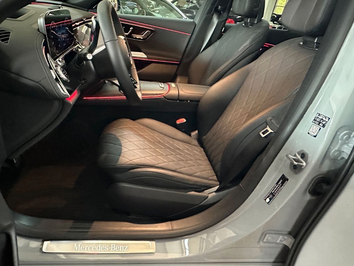 Fahrzeugabbildung Mercedes-Benz E 450 d T 4Matic AMG Line Premium Plus LP121.000