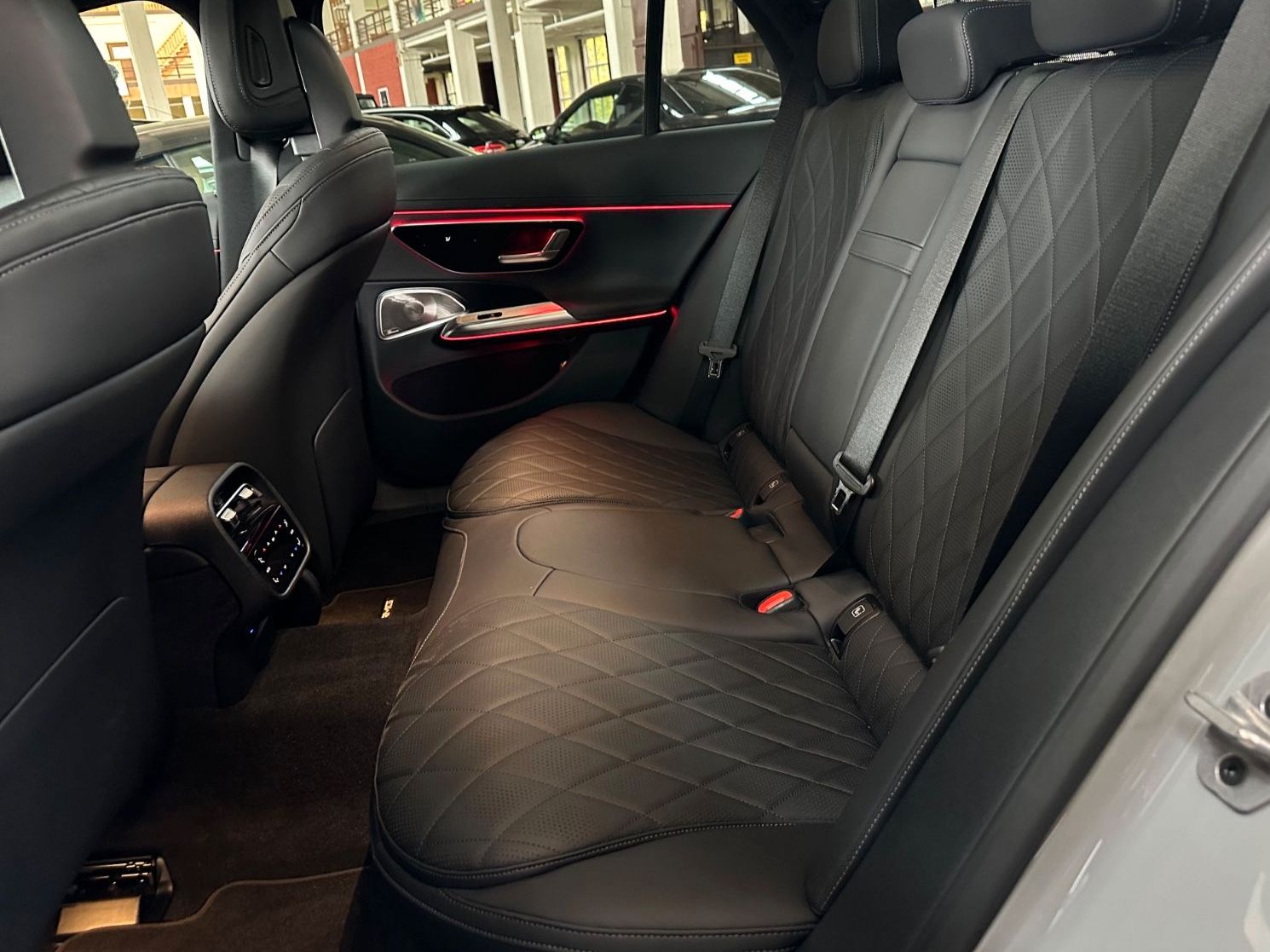 Fahrzeugabbildung Mercedes-Benz E 450 d T 4Matic AMG Line Premium Plus LP121.000