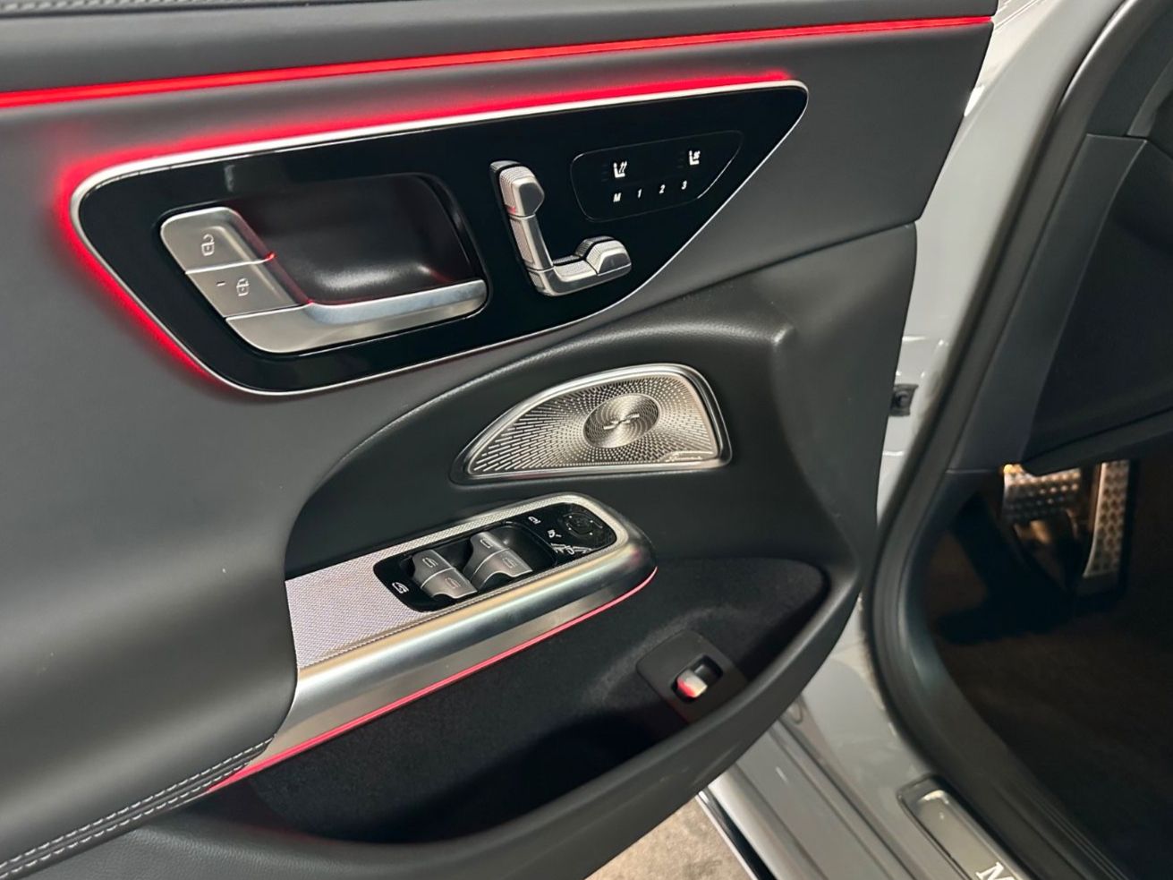 Fahrzeugabbildung Mercedes-Benz E 450 d T 4Matic AMG Line Premium Plus LP121.000