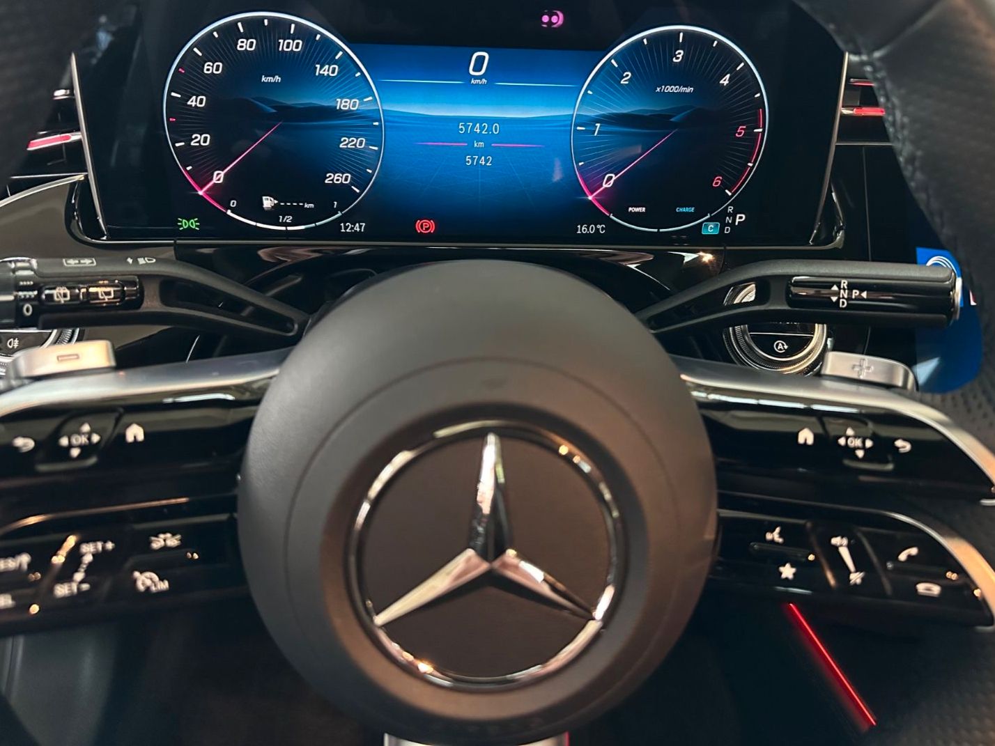 Fahrzeugabbildung Mercedes-Benz E 450 d T 4Matic AMG Line Premium Plus LP121.000