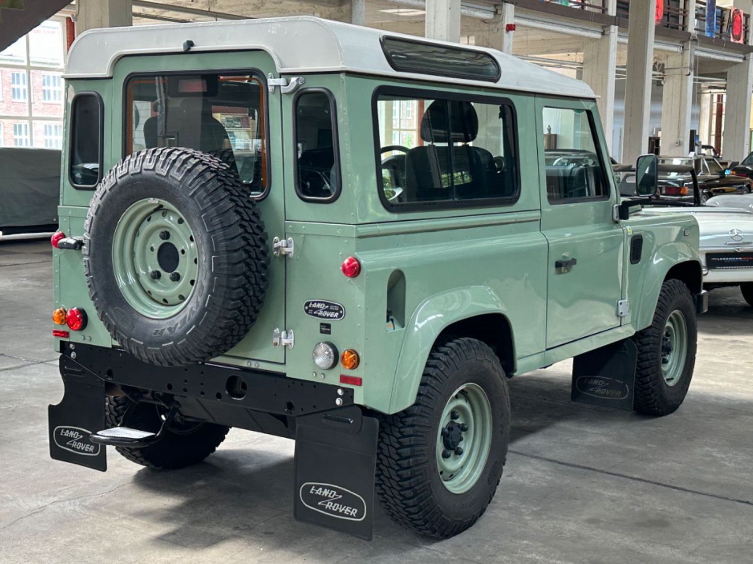 Fahrzeugabbildung Land Rover Defender 90 Heritage ORIGINAL SW kurz  mit MwSt.