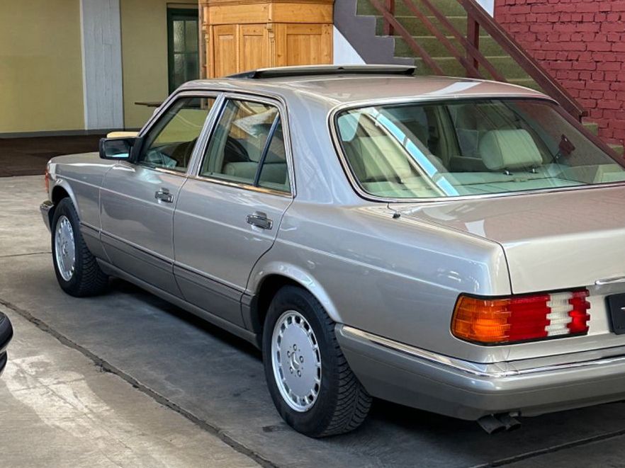 Fahrzeugabbildung Mercedes-Benz 420 SE W126 2. Hand Deutsche EZ Erstlack Velours